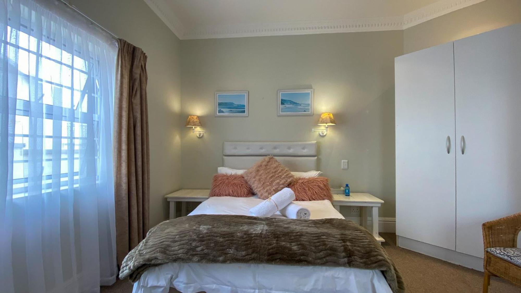 Bed and Breakfast Sir Roys At The Sea à Port Elizabeth Extérieur photo